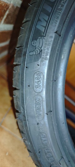 Neumático Michelin 245/35 ZR 18 92Y Pilot Sport 4