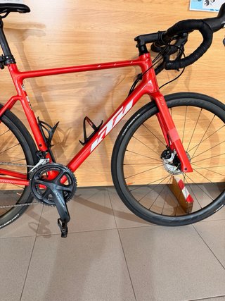 Bicicleta de carretera KTM Roja