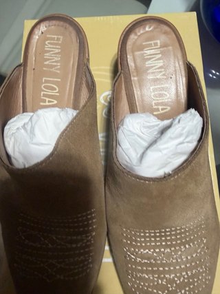 Zuecos de cuero Funny Happy Shoes talla 38