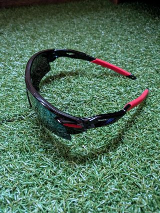 Gafas de sol running negras y rojas