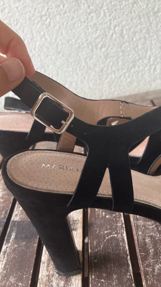 Sandalias de tacón negras