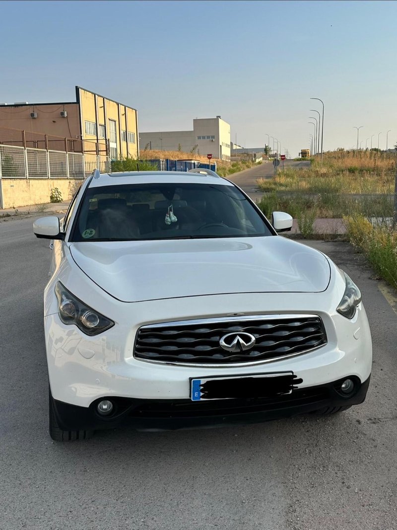 Infiniti FX30 2010 - foto 1