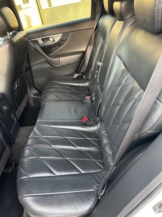 Infiniti FX30 2010