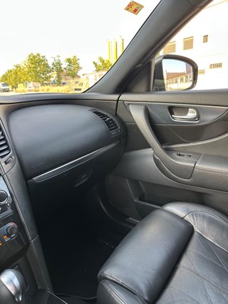 Infiniti FX30 2010