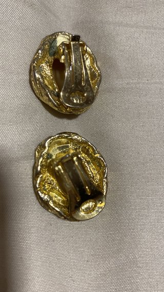 Pendientes vintage bisutería perla y color oro,