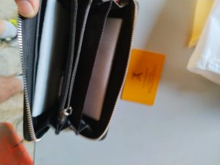 Cartera  Monogram Marrón Negra