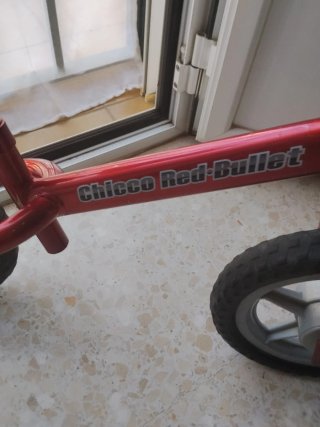 Bicicleta sin pedales Chicco Roja