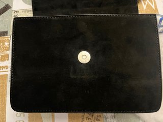Borsetta in camoscio nero