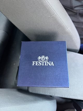 Reloj Festina Dorado y Blanco