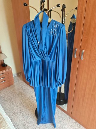Vestido fiesta azul con pedrería