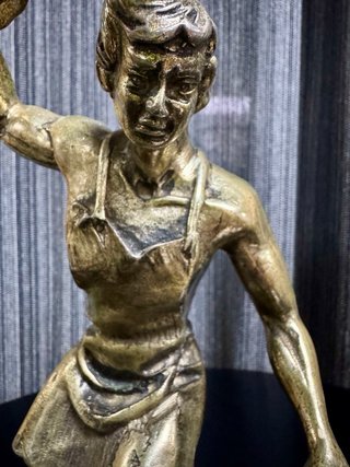Figura Herrero Bronce