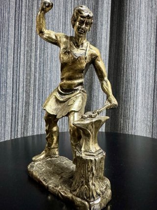 Figura Herrero Bronce