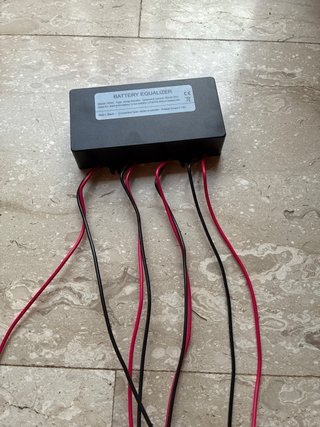 Equalizzatore per batterie