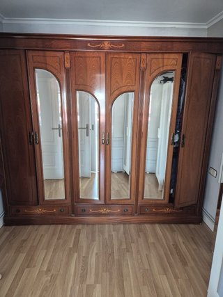 Armario antiguo madera buena