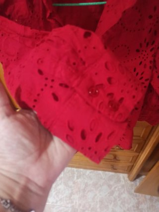 Camisa Zara roja bordada