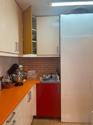 Mueble de cocina con cajones y puertas