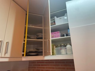 Mueble de cocina con cajones y puertas