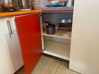 Mueble de cocina con cajones y puertas