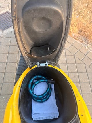 Beta Ark Scooter Amarillo