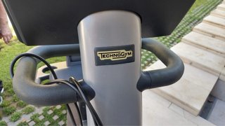 Bicicleta Estática Technogym Recline Med Excite
