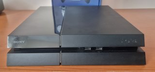 PS4 500GB + Mando RAZER Raiju + 2 Call of Duty