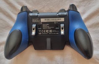 PS4 500GB + Mando RAZER Raiju + 2 Call of Duty