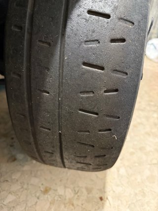 Neumático Pirelli PZero RA7A 16" Compuesto medio.