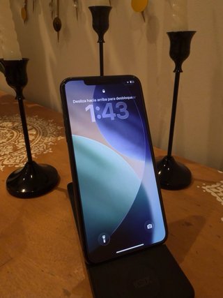 iPhone 11 Pro Max + Cargador Ksix Inalámbrico