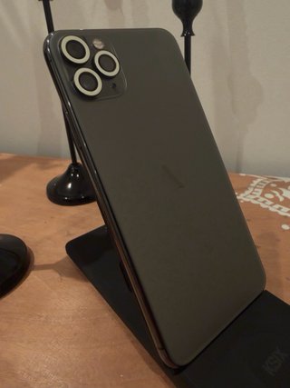 iPhone 11 Pro Max + Cargador Ksix Inalámbrico