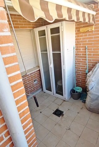 Armario exterior aluminio blanco.