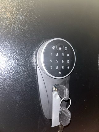 Armero de seguridad para armas largas y cortas