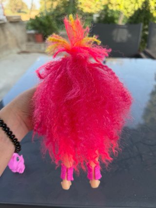 Muñeca Cave Club Emberly con Accesorios