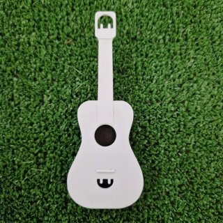 Nancy guitarra original con los amigos