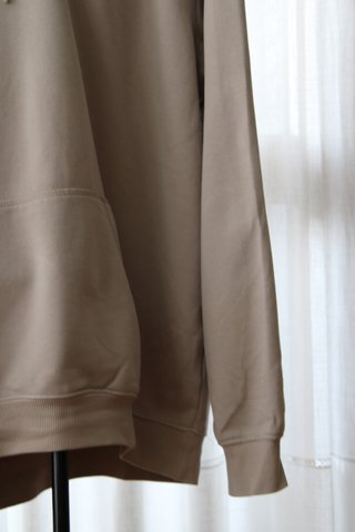 Sudadera beige con capucha