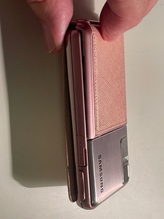 Móvil Samsung antiguo rosa y plata
