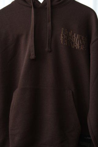 Sudadera marrón con dibujo