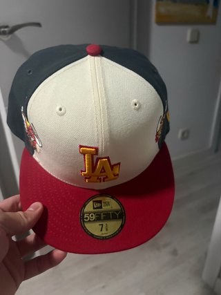 Gorra New Era LA Beige y Roja