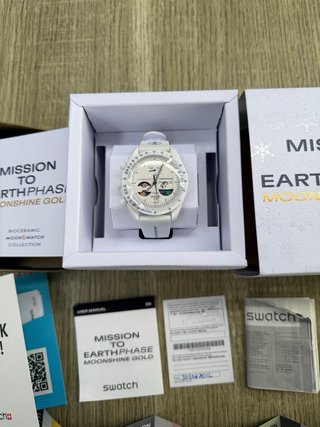 Omega x Swatch Moonshine Gold Bianco