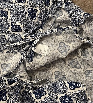 Mono corto estampado azul y blanco