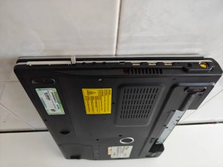 Regalo si compras cargador FUJITSU y Vodafone piez