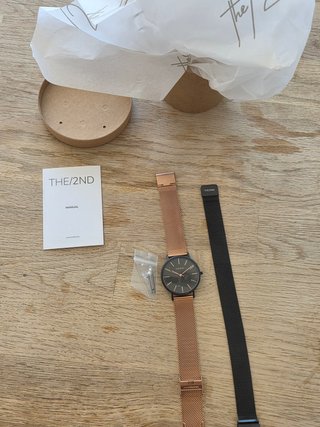 Reloj THE/2ND Mujer 36mm Negro y Dorado