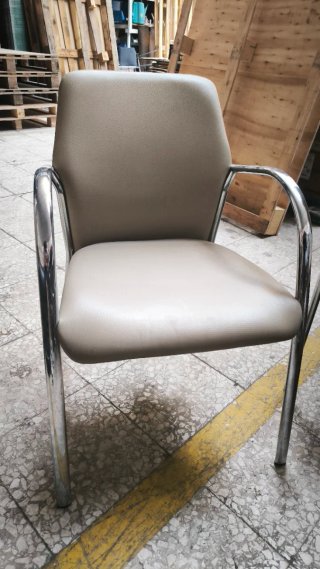 Silla Salón Beige y Plateada