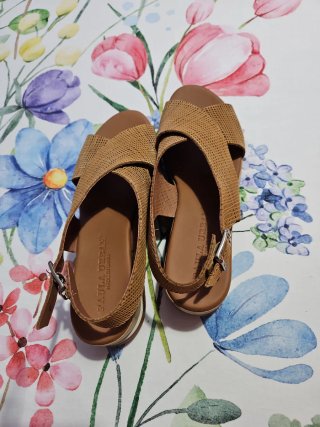 PRECIOSAS SANDALIAS ESTILO ORIENTAL (NUEVAS)