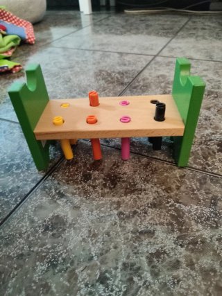 Juego de martillo y clavijas de madera Ikea