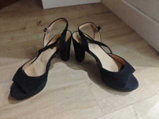 Zapatos de tacón negros