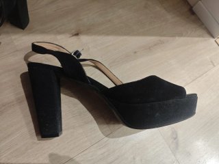 Zapatos de tacón negros
