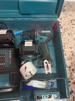 Fresadora Makita RT0702C