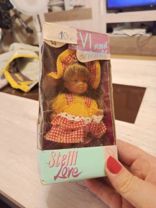 Muñeca Steffi Love Antigua en Caja
