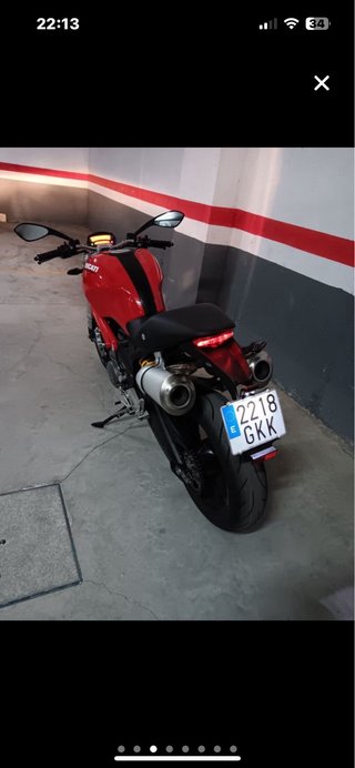 Ducati Monster 696 Roja.