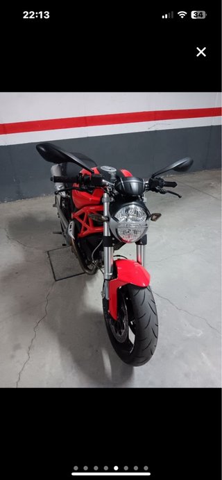 Ducati Monster 696 Roja.